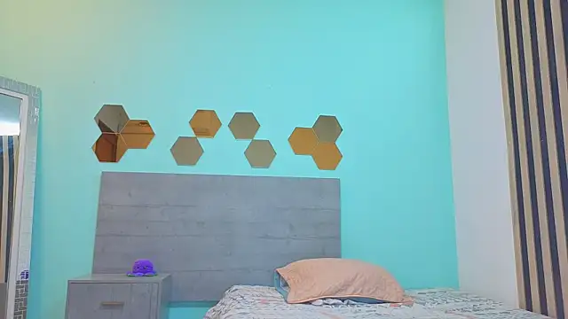 DanielaGil7's Webcam Show