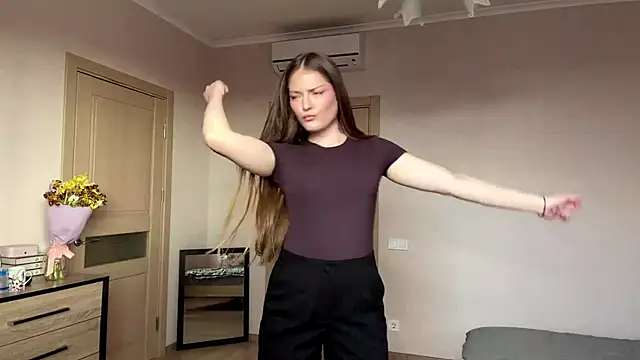 Milayouknow Adlı Modelin Canlı XXX Sohbeti