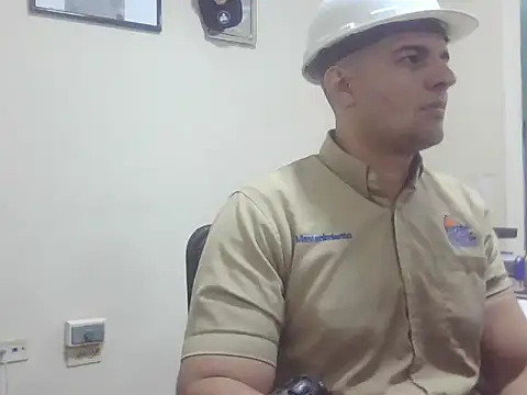 Officeb0y Pertunjukan Webcam