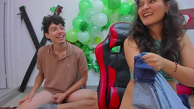 MiaBella_and_Max: онлайн-секс-чат