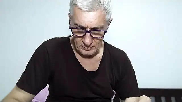 BIGUNCUTHARDCOCKn Live XXX chat