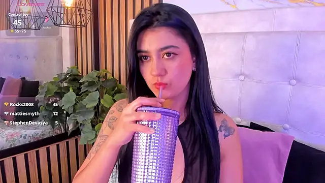 Madyson18: онлайн-секс-чат