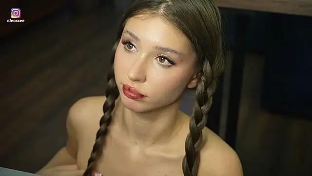 Cleose élő XXX-chatje