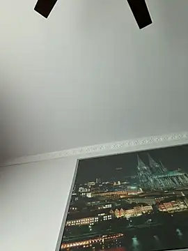 Hornyblond_Bella Adlı Modelin Canlı XXX Sohbeti