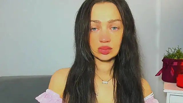 OliviaFantasy Adlı Modelin Canlı XXX Sohbeti