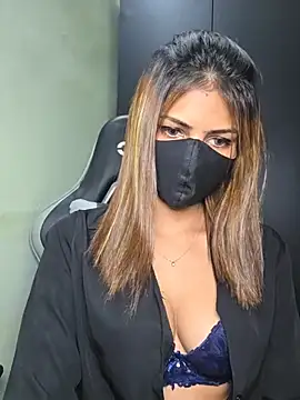 Isha_Sax Chat XXX in diretta