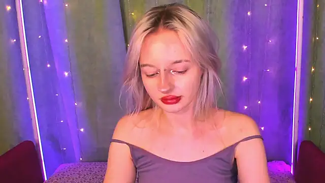 AlessaKiss Adlı Modelin Canlı XXX Sohbeti