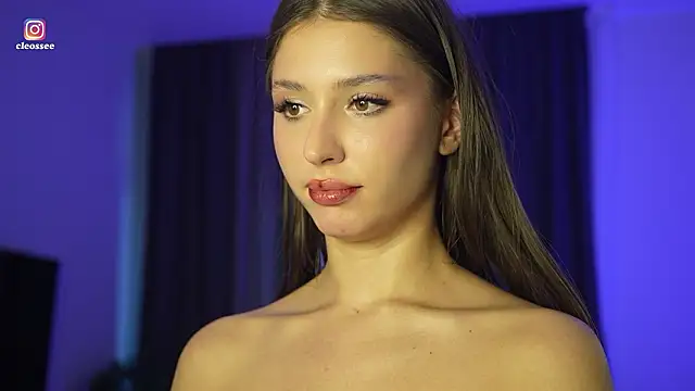 XXX chat uživo modela Cleose