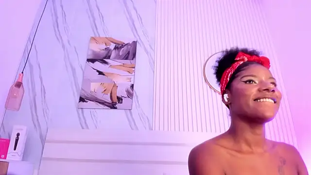 Afro_Luna Adlı Modelin Canlı XXX Sohbeti