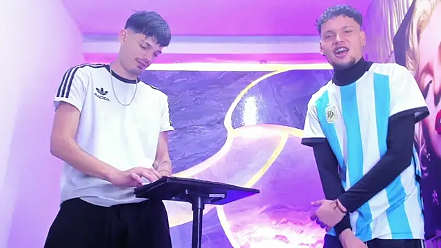 Iam_Steven: απευθείας συνομιλία ΧΧΧ