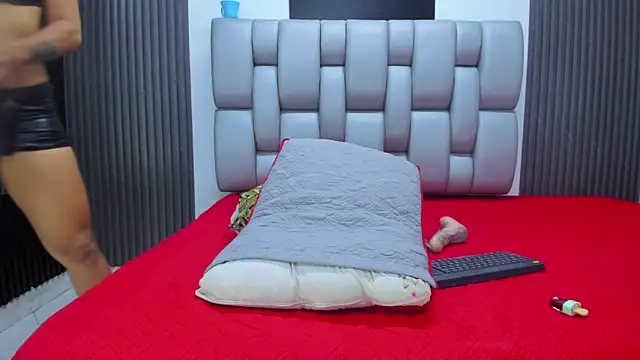 May-ClanfortのライブXXXチャット