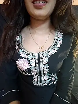 Rakhiii12's Live XXX Chat