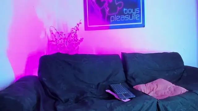 Boys_xxx_n Webbikameraesitys