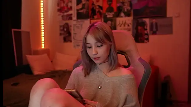 Traharaa élő XXX-chatje