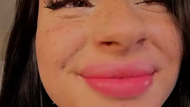 Онлайн чат XXX LisaaLiss