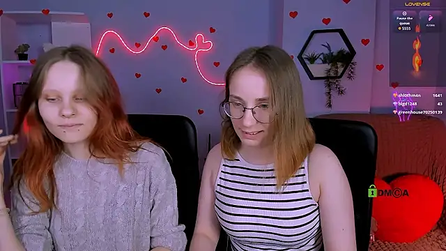 Show modela evalora_vei na web-kameri