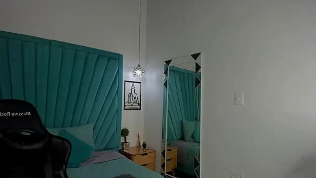 Logan_Wolf-js Show in webcam