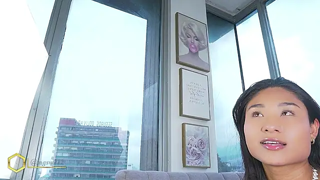 Megan_Lim Show in webcam