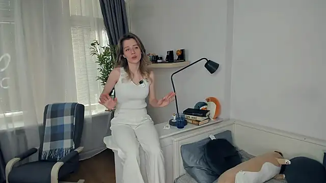 AikoEasterly's Live XXX Chat