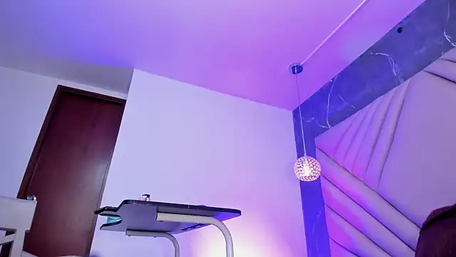 Chat XXX en directo de Ibbie_drastic