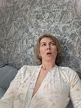 stellahere8: απευθείας συνομιλία ΧΧΧ