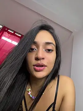 leilani_X Adlı Modelin Canlı XXX Sohbeti