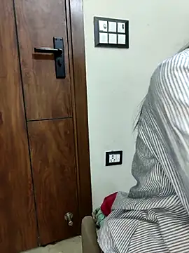 AYUSHI_03's Webcam Show