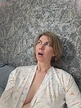 Chat +18 de stellahere8 ao vivo