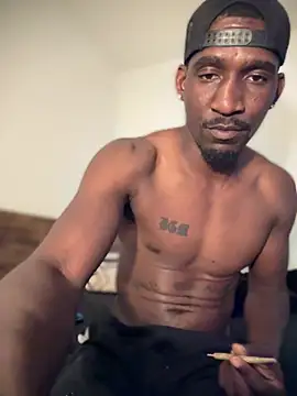 ColdAssXav93 Show in webcam