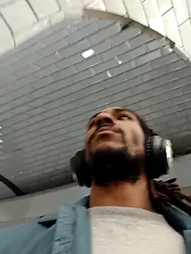 Mikaaa97 即時 XXX 聊天