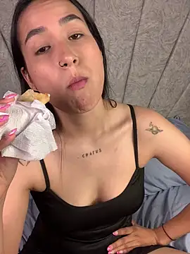 Val12777 Live XXX Chat