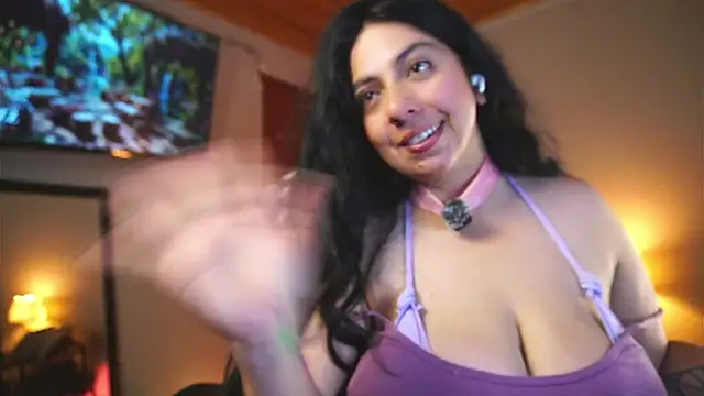 coraline_latin's Webcam Show