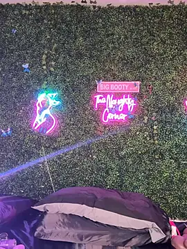 Pokazy przed kamerką – RenaThickAss