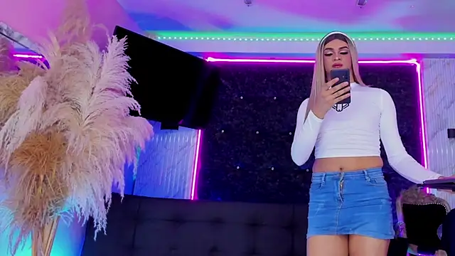 Chatroom XXX en direct de Queens_Wonders_Blonders