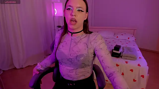 Madison_dolly: διαδικτυακό σόου στην κάμερα