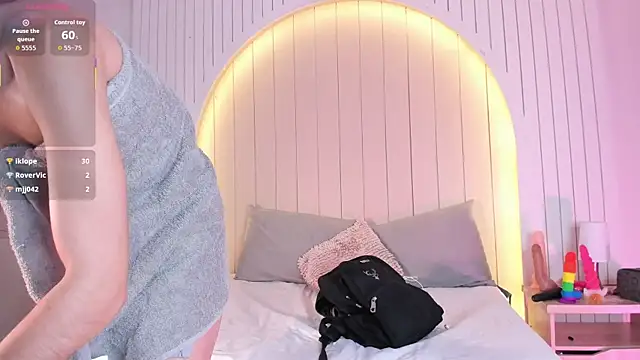 ALICESANDOVAL Show in webcam