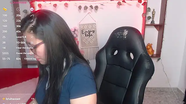 แชท XXX สดของ QueenRose94