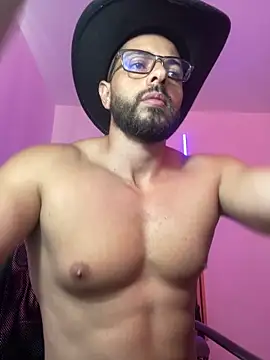 magnumchris Adlı Modelin Canlı XXX Sohbeti