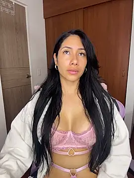 ArianaReynoldss Adlı Modelin Canlı XXX Sohbeti