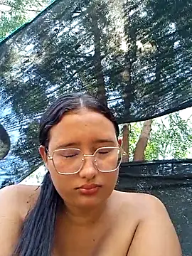 XXX chat uživo modela young_dairy01