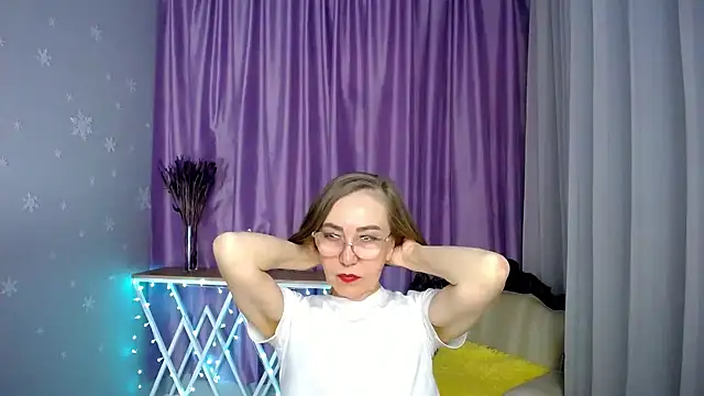 Pokazy przed kamerką – queen_a_n_i