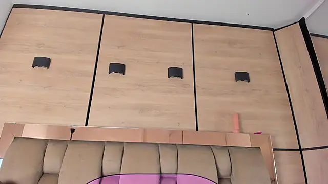 karol_lewiss Adlı Modelin Canlı XXX Sohbeti