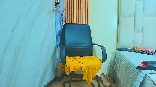 Chatroom XXX en direct de CharlotteSchmidtt