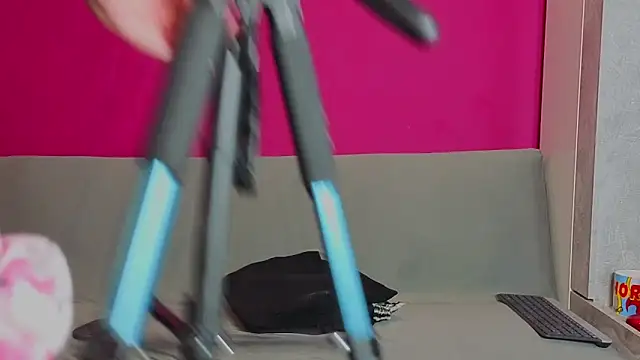 Young_Strawberryy Live XXX-Chat