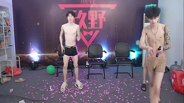 woshididimen élő XXX-chatje