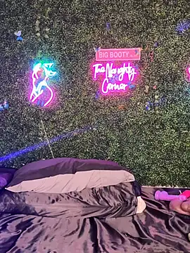 Chatroom XXX en direct de RenaThickAss