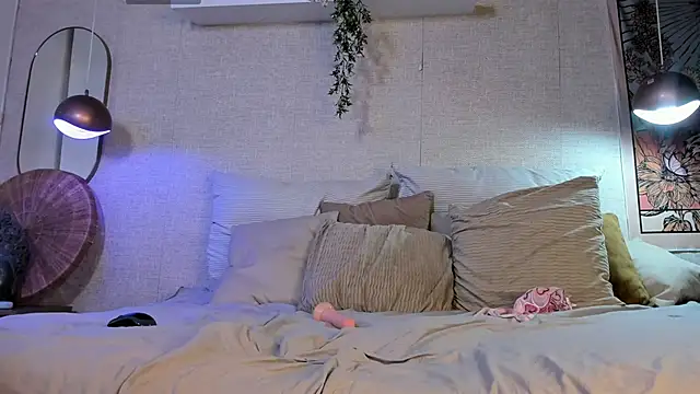 Milaa_rouge Chat XXX live