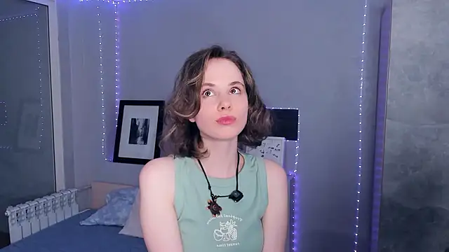 CrystaLeah: онлайн-секс-чат