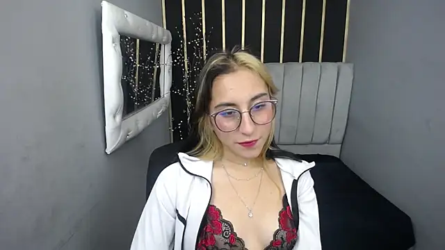 moon_shut's Live XXX Chat