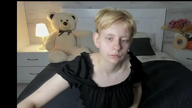 EloraBlu's Live XXX Chat